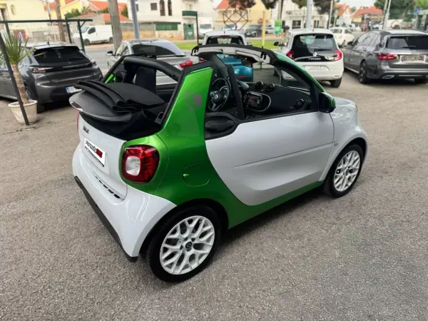 Smart Fortwo Cabrio 2019 - 12900 EUR, 58988 km - AUTO.MOTO.pt - 58988km - foto 3 de 19