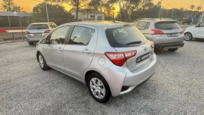 Toyota Yaris 2019 - 13880 EUR, 116435 km - AUTO.MOTO.pt - 116435km - foto 6 de 33