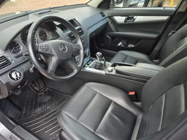 Mercedes-Benz C 220 2008 - 18950 EUR, 132000 km - AUTO.MOTO.pt - 132000km - foto 3 de 7