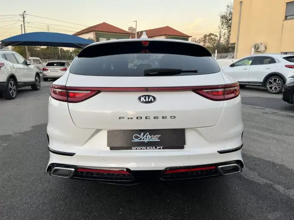 Kia ProCeed 2022 - 19450 EUR, 92000 km - AUTO.MOTO.pt - 92000km - foto 6 de 51