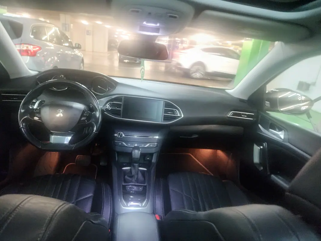 Peugeot 308 SW 2019 - 15000 EUR, 154000 km - AUTO.MOTO.pt - 154000km - foto 10 de 10
