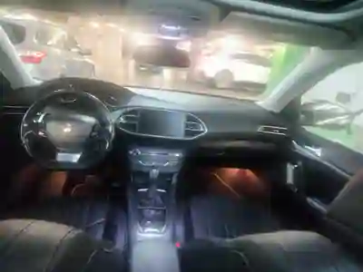 Peugeot 308 SW 2019 - 15000 EUR, 154000 km - AUTO.MOTO.pt - 154000km - foto 10 de 10