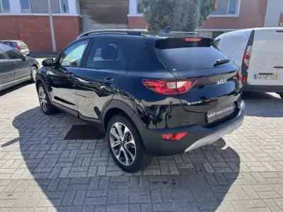 Kia Stonic 2025 - 21500 EUR, 100 km - AUTO.MOTO.pt - 100km - foto 4 de 23