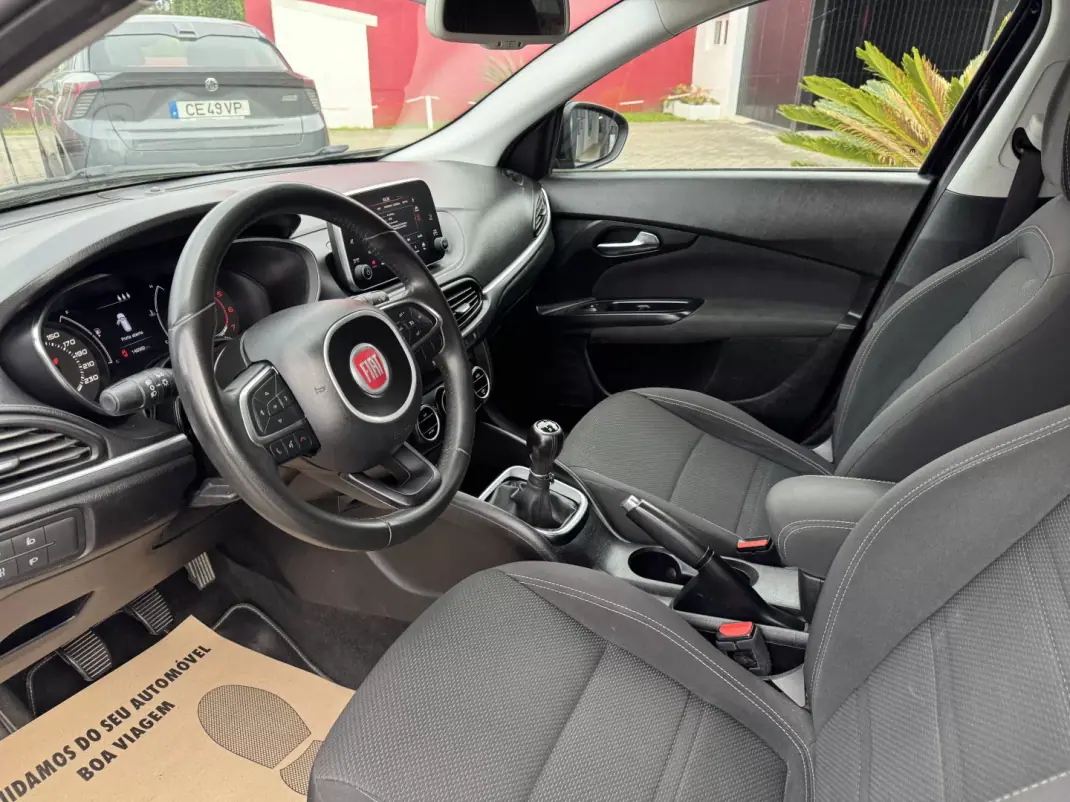 Fiat Tipo Station Wagon 2017 - 8990 EUR, 194000 km - AUTO.MOTO.pt - 194000km - foto 14 de 37