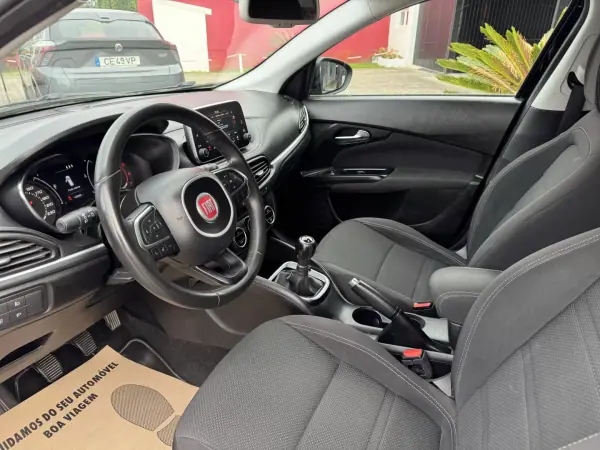 Fiat Tipo Station Wagon 2017 - 8990 EUR, 194000 km - AUTO.MOTO.pt - 194000km - foto 14 de 37