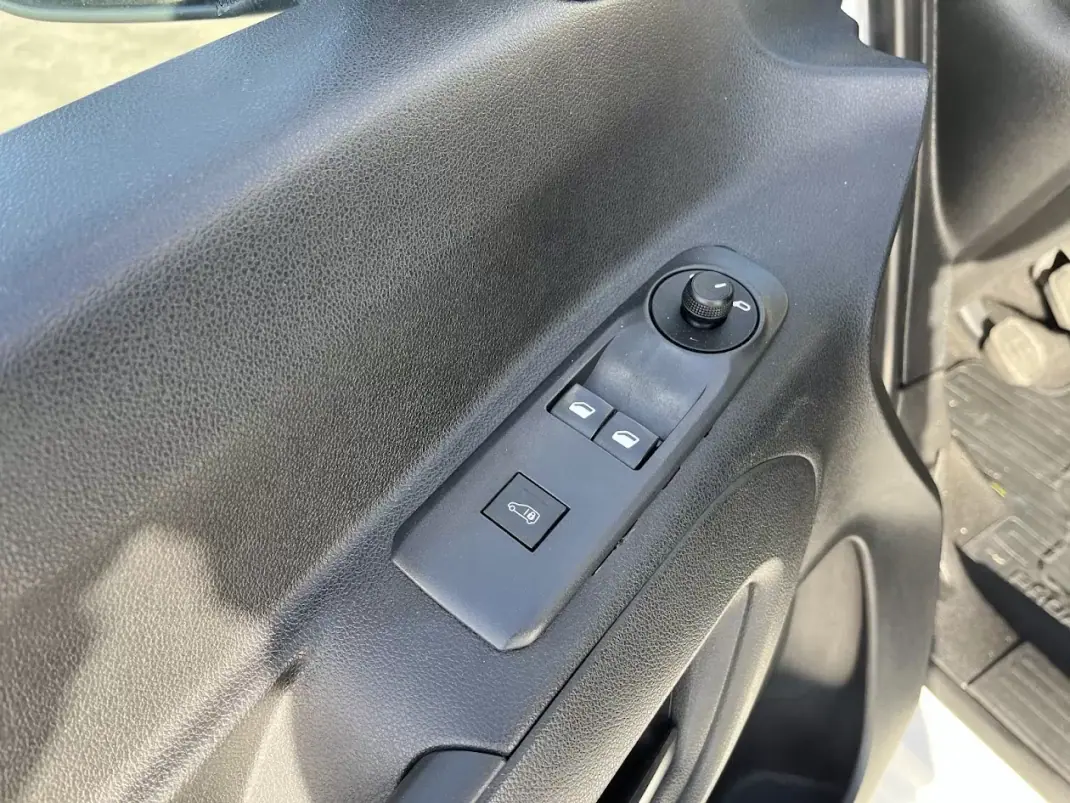 Toyota 2021 - 13950 EUR, 115000 km - AUTO.MOTO.pt - 115000km - foto 17 de 30