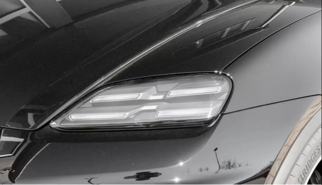 Porsche Macan 2025 - 77100 EUR, 10900 km - AUTO.MOTO.pt - 10900km - foto 7 de 18