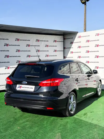 Ford Focus SW 2015 — photo 6 of 15