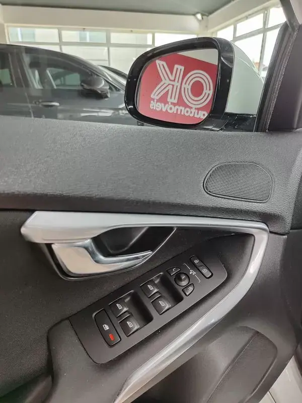 Volvo V40 2013 - 7750 EUR, 298000 km - AUTO.MOTO.pt - 298000km - foto 23 de 36