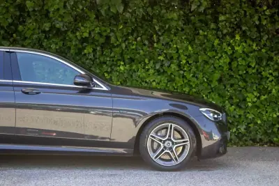 Mercedes-Benz E 300 2020 - 34900 EUR, 96000 km - AUTO.MOTO.pt - 96000km - foto 5 de 17