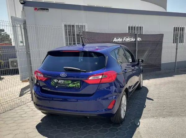 Ford Fiesta 2017 - 13000 EUR, 94020 km - AUTO.MOTO.pt - 94020km - foto 6 de 18