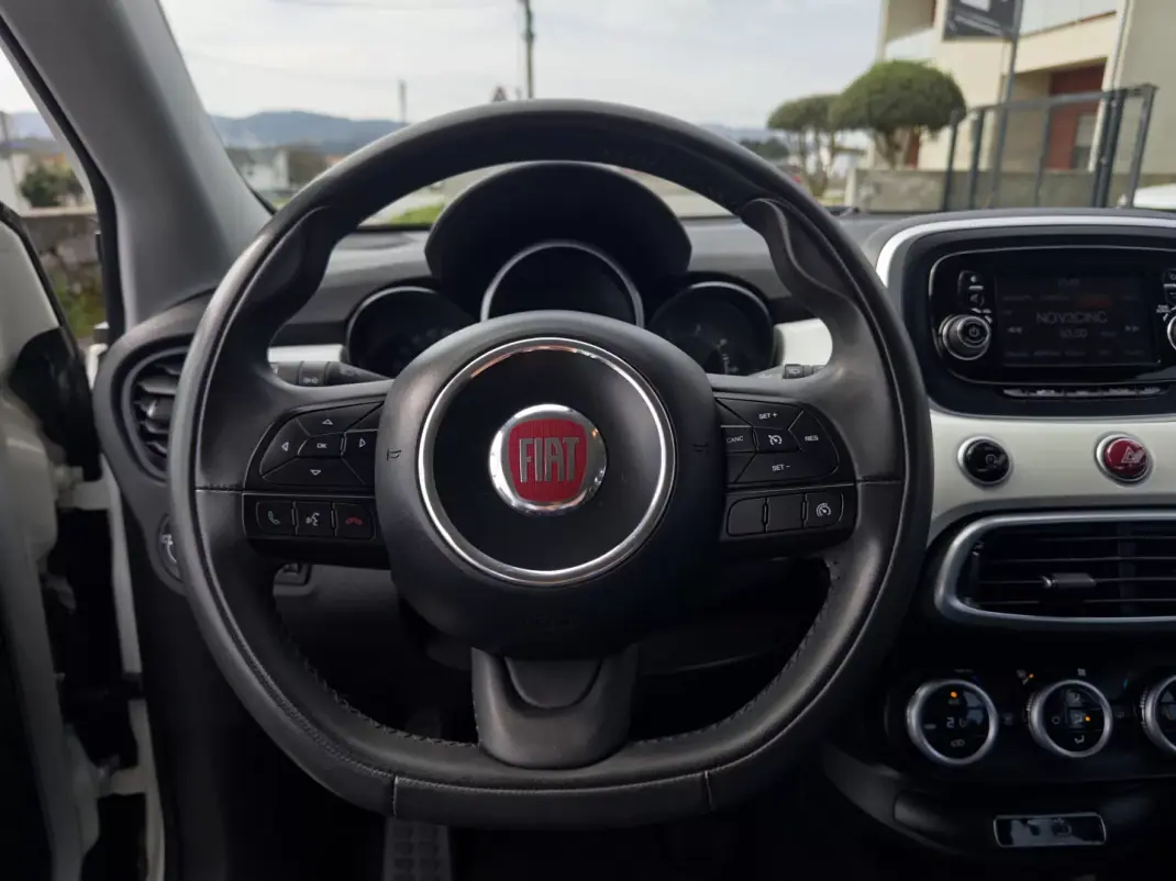 Fiat 500X 2016 - 11990 EUR, 136000 km - AUTO.MOTO.pt - 136000km - foto 17 de 41