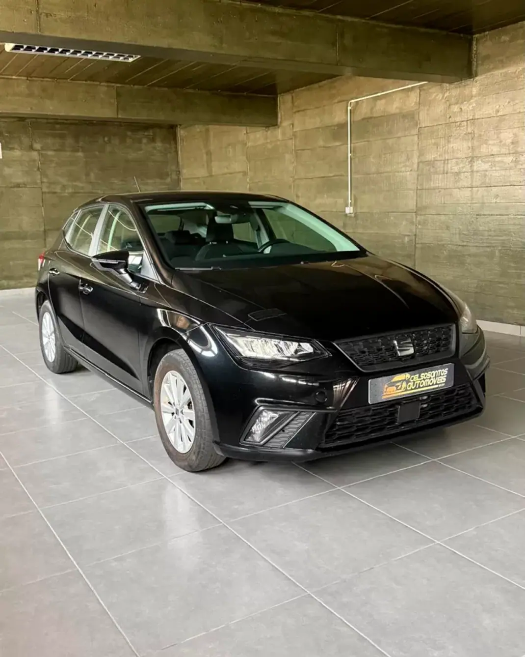 SEAT Ibiza 2024 - 15400 EUR, 43850 km - AUTO.MOTO.pt - 43850km - foto 1 de 14