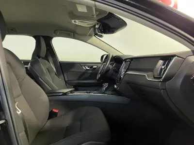 Volvo V60 2020 - 20950 EUR, 154000 km - AUTO.MOTO.pt - 154000km - foto 10 de 30