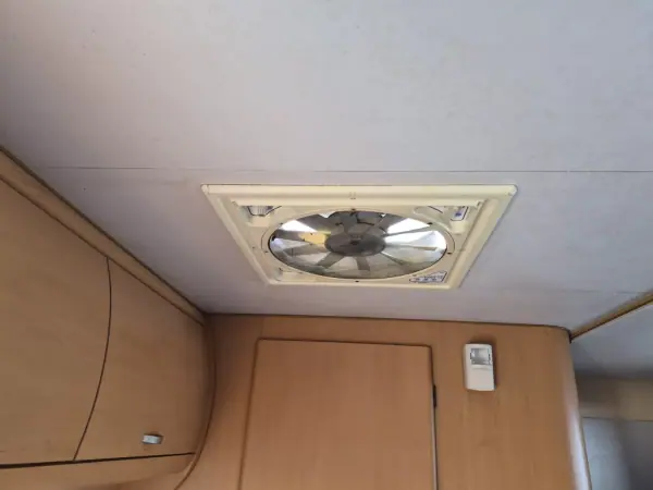 Fiat Ducato 2003 - 23799 EUR, 74000 km - AUTO.MOTO.pt - 74000km - foto 30 de 38