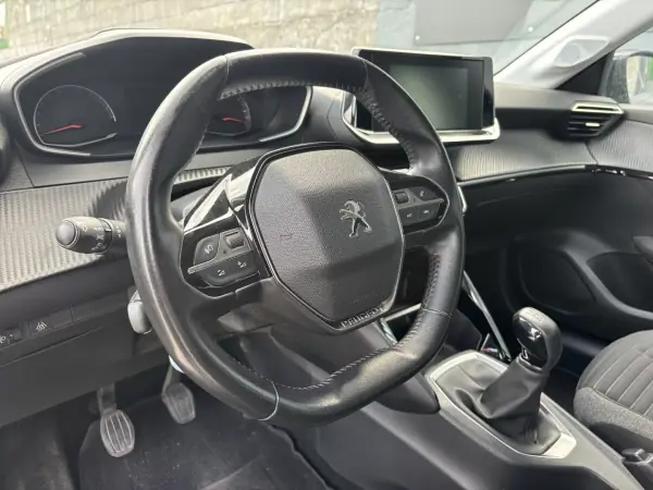 Peugeot 208 2021 - 12250 EUR, 98601 km - AUTO.MOTO.pt - 98601km - foto 14 de 23