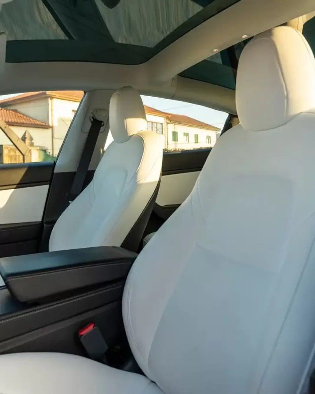 Tesla Model 3 2021 - 30399 EUR, 114000 km - AUTO.MOTO.pt - 114000km - foto 8 de 11