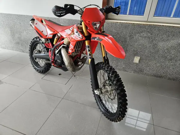 BETA RR 250 2-Stroke 2016 - 4990 EUR, 395 km - AUTO.MOTO.pt - 395km - foto 5 de 10