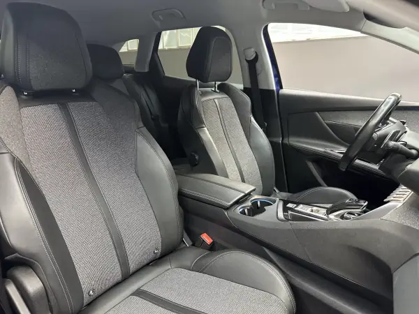 Peugeot 3008 2020 - 17000 EUR, 142000 km - AUTO.MOTO.pt - 142000km - foto 27 de 42