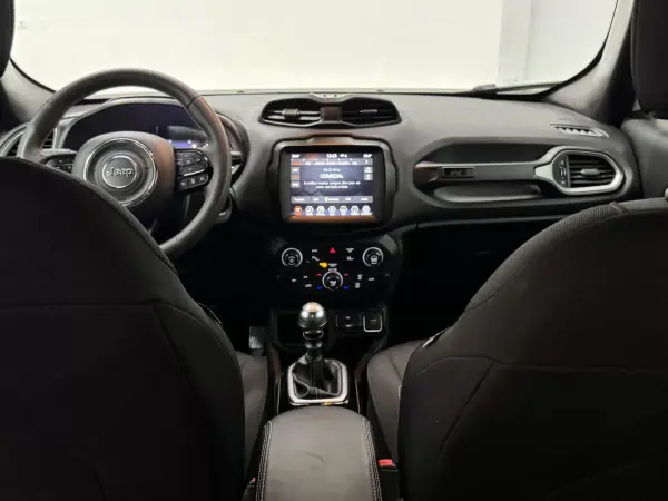Jeep Renegade 2021 - 17990 EUR, 55000 km - AUTO.MOTO.pt - 55000km - foto 18 de 28