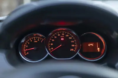 Dacia Duster 2015 - 10900 EUR, 150410 km - AUTO.MOTO.pt - 150410km - foto 16 de 33