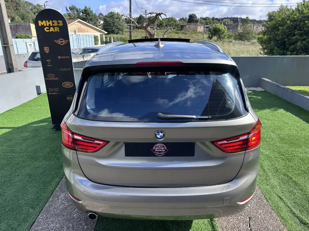 BMW 216 Gran Tourer 2015 - 14900 EUR, 180000 km - AUTO.MOTO.pt - 180000km - foto 13 de 77