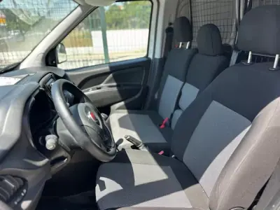 Fiat Doblo 2019 - 11990 EUR, 140785 km - AUTO.MOTO.pt - 140785km - foto 4 de 7