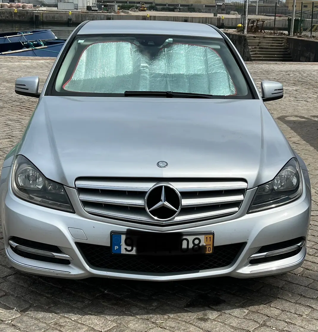 Mercedes-Benz C 220 2011 - 11000 EUR, 290000 km - AUTO.MOTO.pt - 290000km - foto 1 de 11