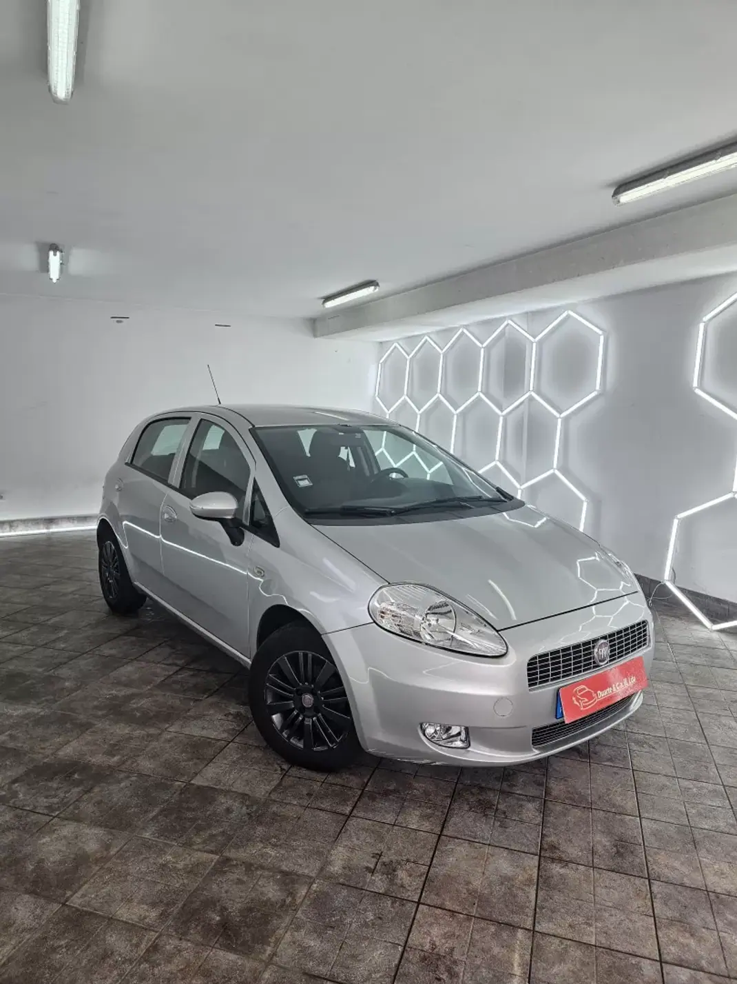 Fiat Grande Punto 2010 - 6000 EUR, 161462 km - AUTO.MOTO.pt - 161462km - foto 2 de 35