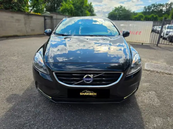 Volvo V40 2015 - 11750 EUR, 178697 km - 178697km - foto 2 de 18