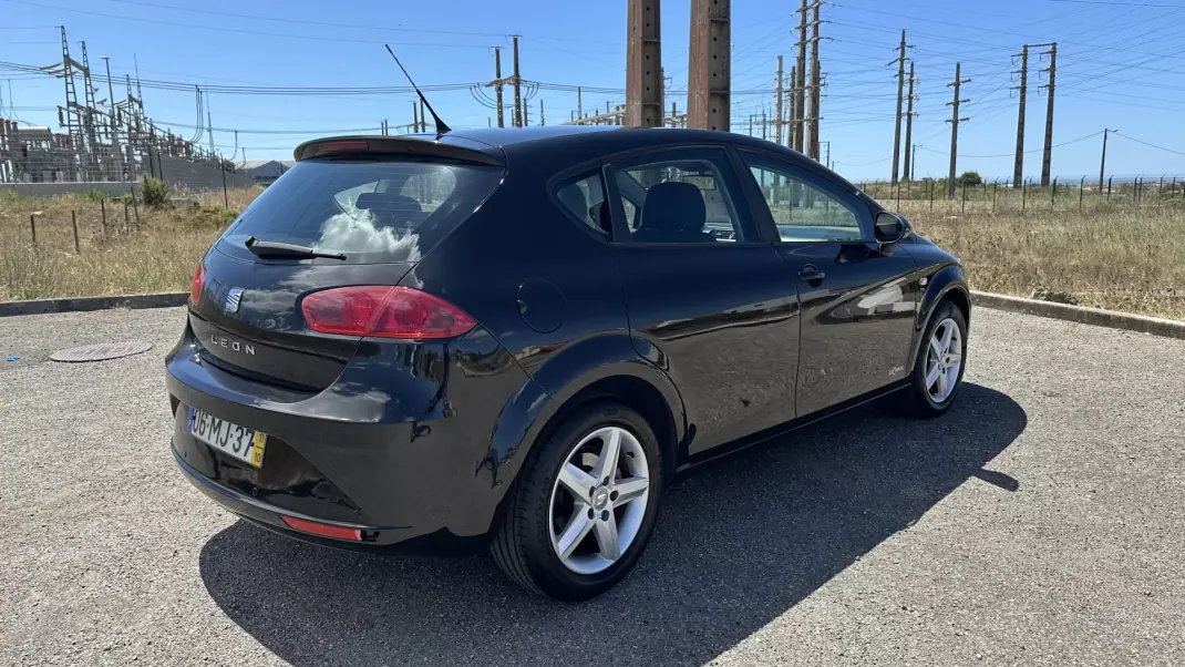 SEAT Leon 2011 - 6950 EUR, 151000 km - 151000km - foto 8 de 19