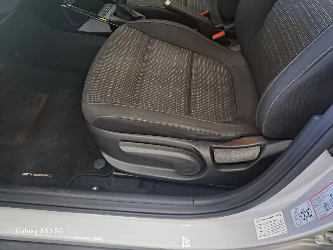 Kia Stonic 2020 - 14990 EUR, 41765 km - 41765km - foto 21 de 34