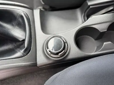 Mitsubishi L200 2.4 DI-D CE 3LUG Club Invite 4WD 2019 - 22900 EUR, 126907 km - AUTO.MOTO.pt - 126907km - foto 13 de 18