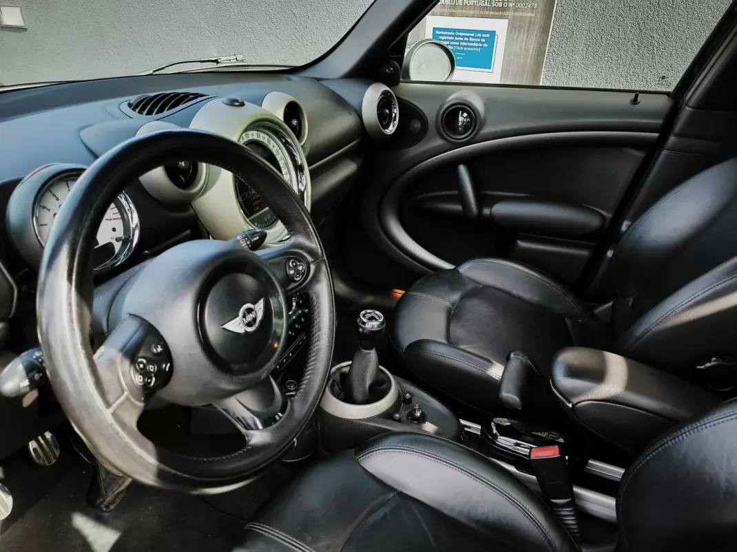 MINI Countryman 2012 - 12950 EUR, 213000 km - AUTO.MOTO.pt - 213000km - foto 4 de 5
