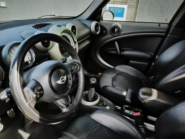 MINI Countryman 2012 - 12950 EUR, 213000 km - AUTO.MOTO.pt - 213000km - foto 4 de 5