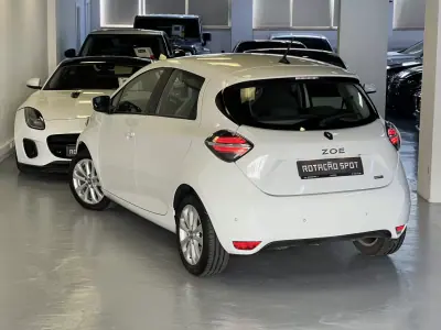 Renault Zoe 2020 - 13990 EUR, 145000 km - AUTO.MOTO.pt - 145000km - foto 4 de 52