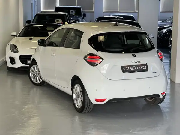Renault Zoe 2020 - 13990 EUR, 145000 km - AUTO.MOTO.pt - 145000km - foto 4 de 52