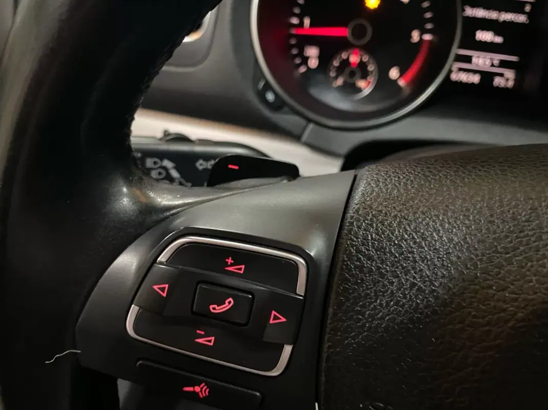 Volkswagen Golf Variant 2008 - 7950 EUR, 267609 km - AUTO.MOTO.pt - 267609km - foto 10 de 20