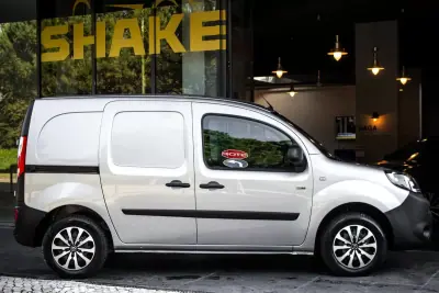 Renault Kangoo E-Tech Confort 2021 - 10900 EUR, 34967 km - AUTO.MOTO.pt - 34967km - foto 5 de 28