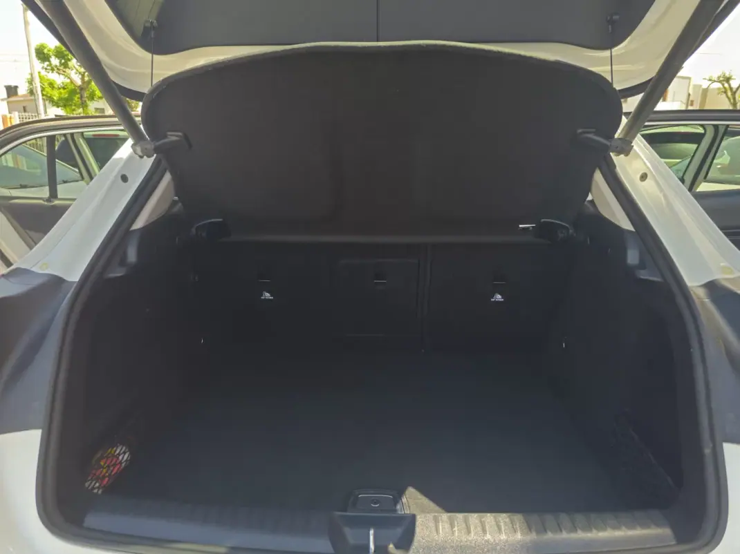 Mercedes-Benz GLA 200 2018 - 26990 EUR, 102000 km - AUTO.MOTO.pt - 102000km - foto 13 de 15