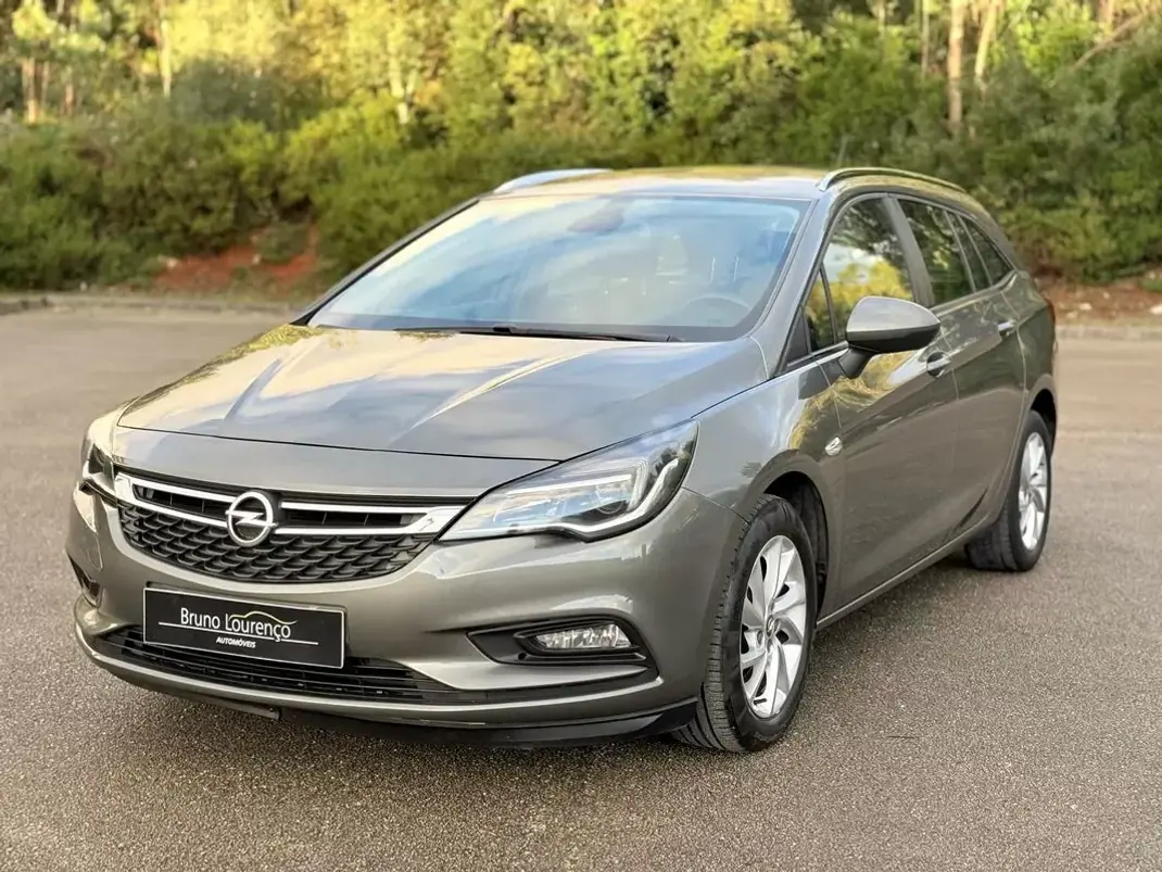 Opel Astra Sports Tourer 2019 - 11900 EUR, 128400 km - AUTO.MOTO.pt - 128400km - foto 1 de 10