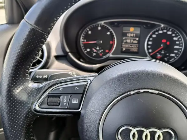 Audi A1 2012 - 11990 EUR, 155000 km - AUTO.MOTO.pt - 155000km - foto 19 de 29