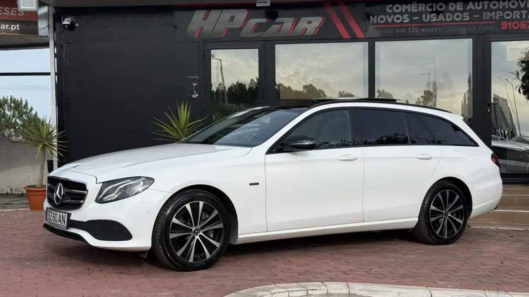 Mercedes-Benz E 300 2019 - 26990 EUR, 147000 km - AUTO.MOTO.pt - 147000km - foto 6 de 41