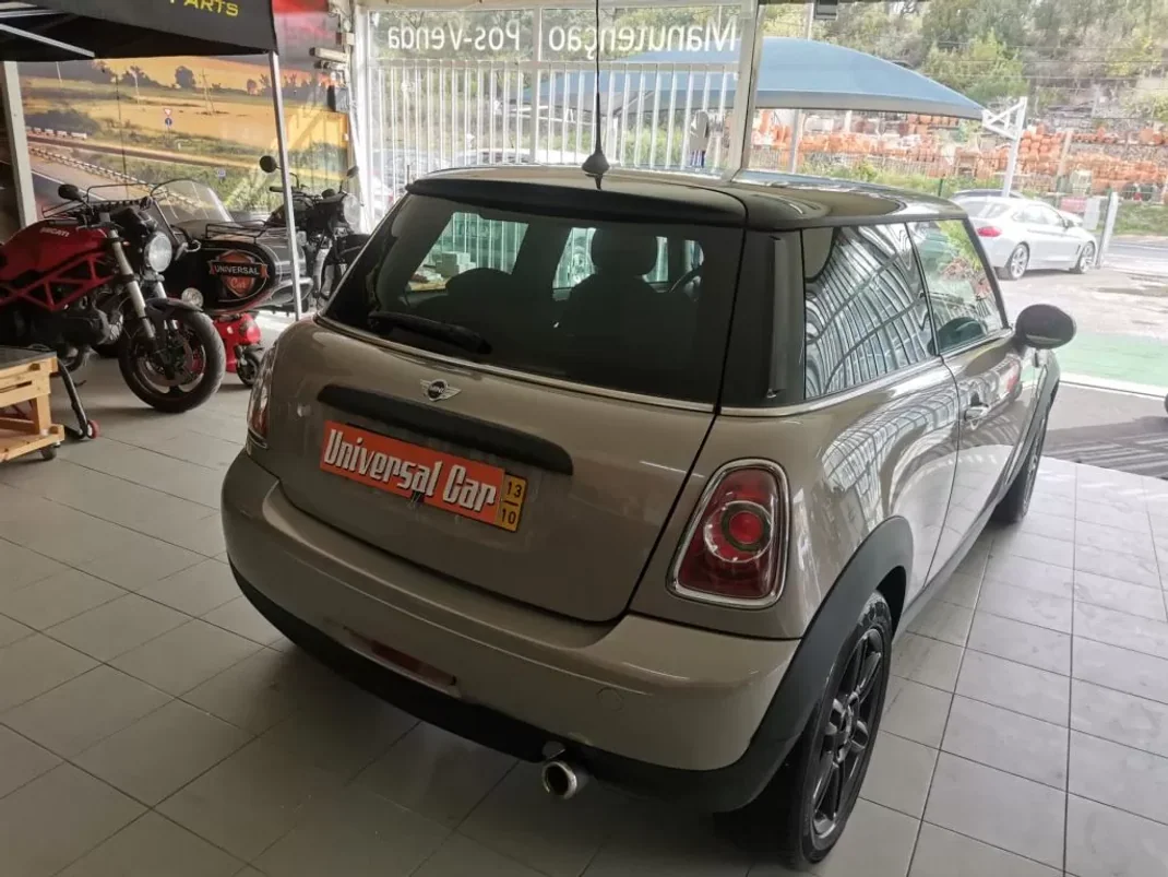 MINI Cooper 2013 - 12900 EUR, 166000 km - AUTO.MOTO.pt - 166000km - foto 3 de 17
