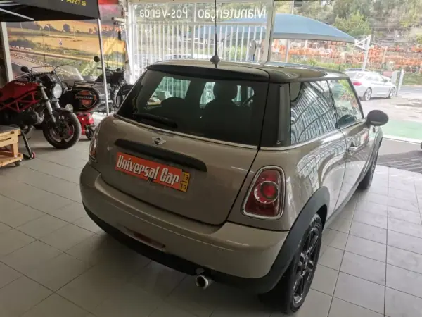 MINI Cooper 2013 - 12900 EUR, 166000 km - AUTO.MOTO.pt - 166000km - foto 3 de 17