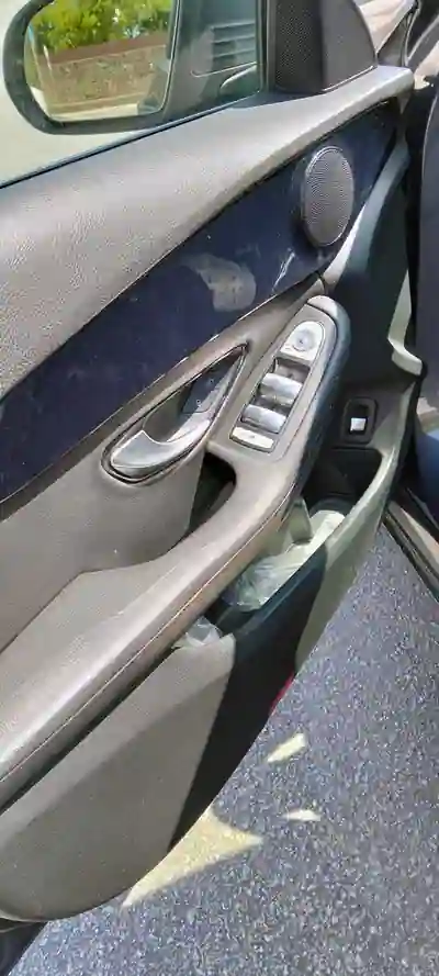 Mercedes-Benz C 180 2015 - 14500 EUR, 230000 km - AUTO.MOTO.pt - 230000km - foto 6 de 13