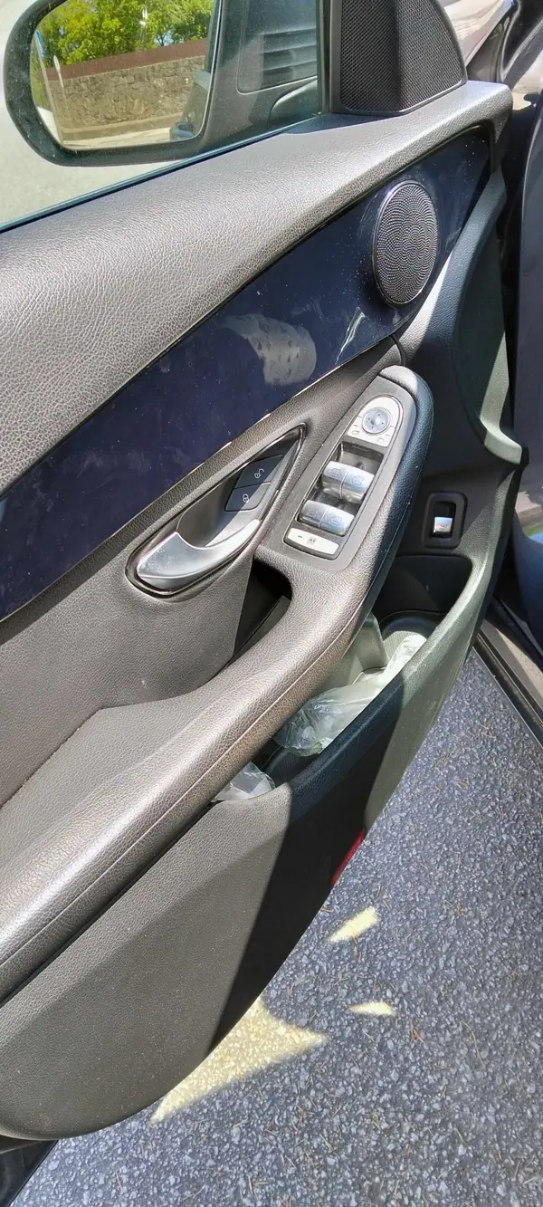 Mercedes-Benz C 180 2015 - 14500 EUR, 230000 km - AUTO.MOTO.pt - 230000km - foto 6 de 13