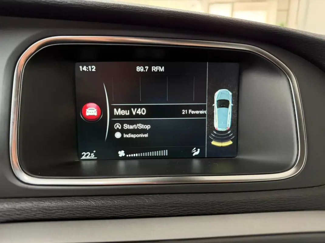 Volvo V40 2015 - 10990 EUR, 187405 km - AUTO.MOTO.pt - 187405km - foto 15 de 18