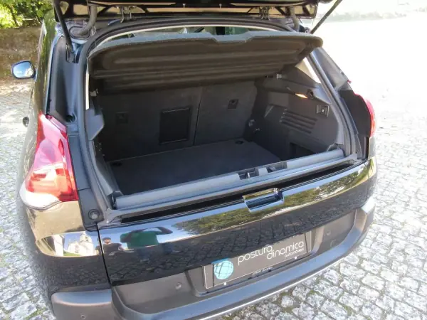 Peugeot 3008 2016 - 13990 EUR, 143000 km - AUTO.MOTO.pt - 143000km - foto 29 de 53