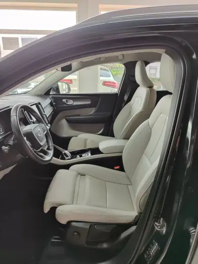 Volvo XC 40 2020 - 28250 EUR, 45500 km - AUTO.MOTO.pt - 45500km - foto 14 de 35